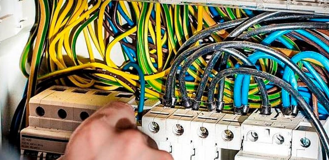 Guía para la Selección de Cuadros Eléctricos en Locales Comerciales